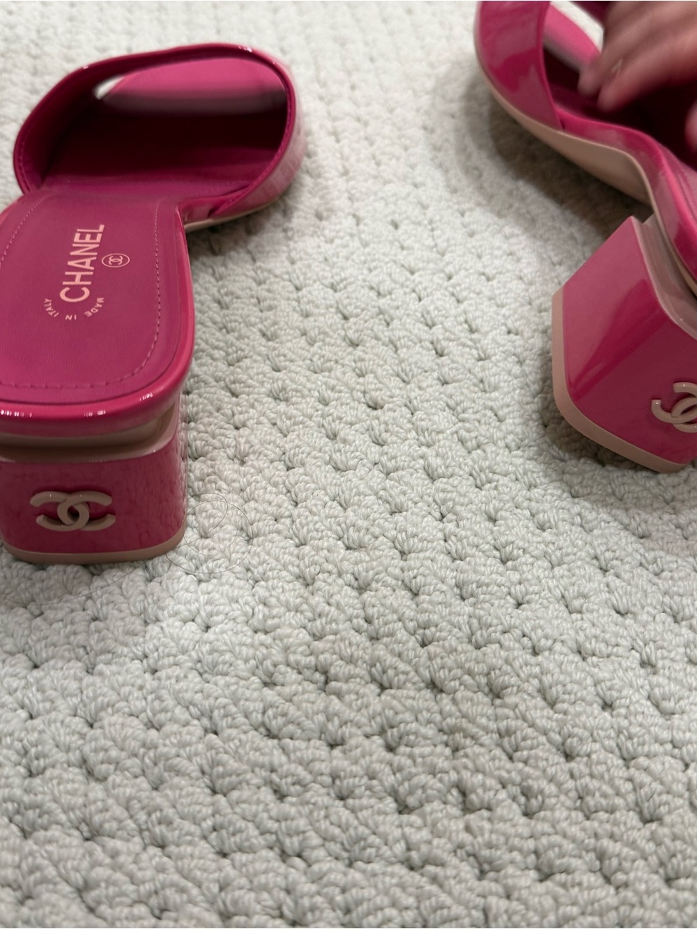 CHANEL Hot Pink Patent Slide Mules with Block Heel - Picture 4 of 5